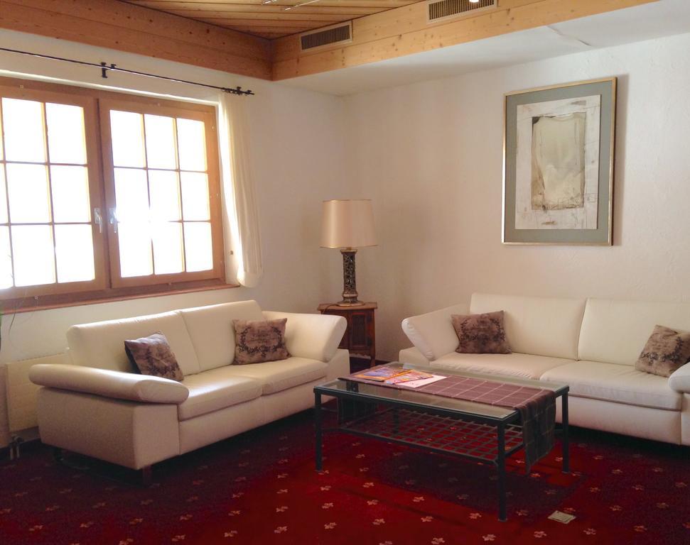 Catrina Hotel Disentis Bagian luar foto