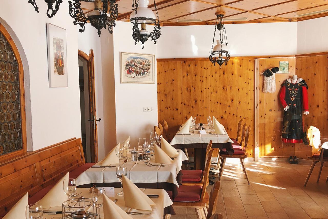 Catrina Hotel Disentis Bagian luar foto