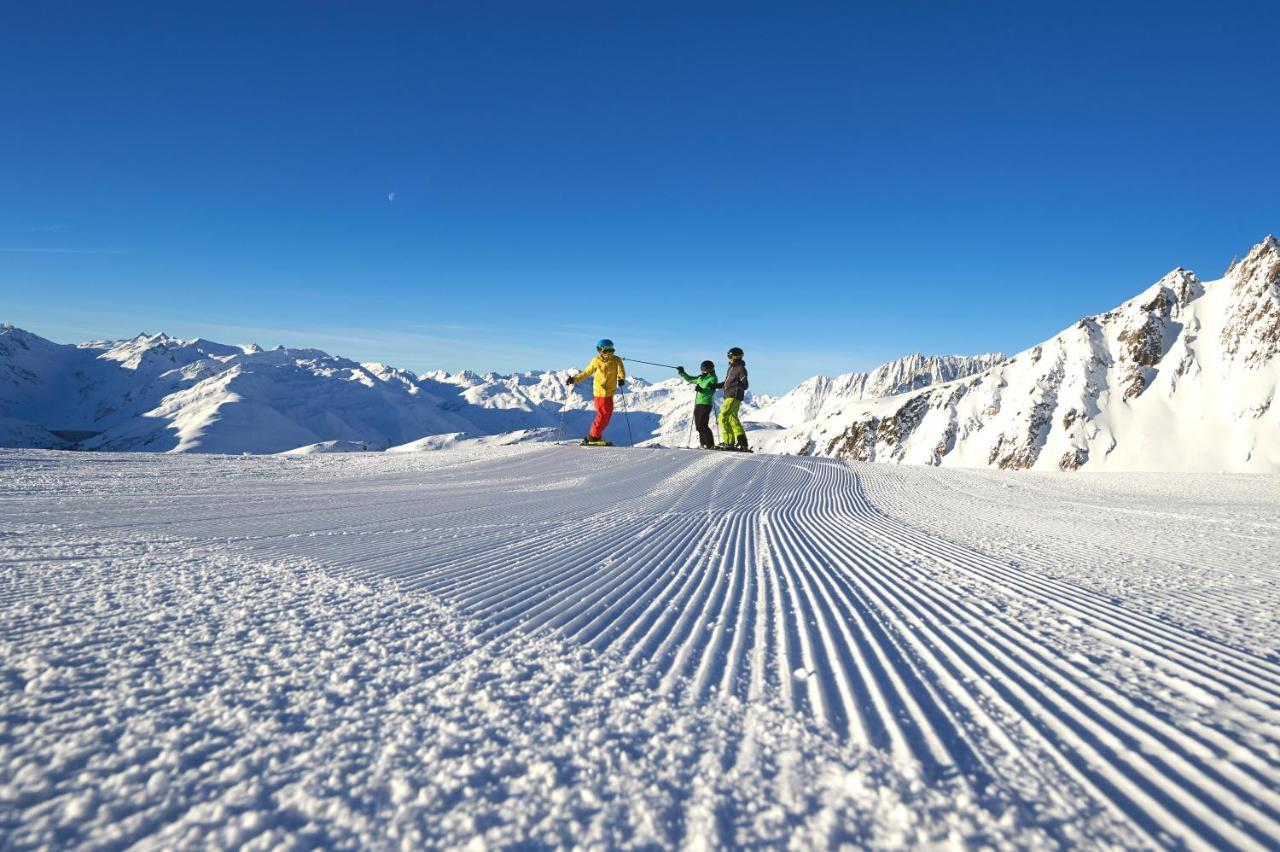 Catrina Hotel Disentis Bagian luar foto
